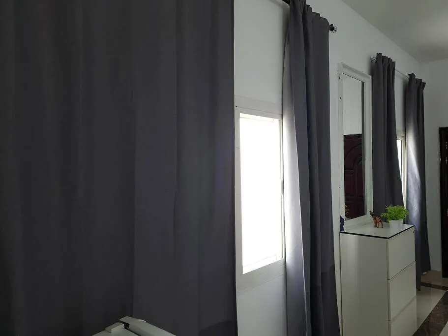 Lovely 1 Bedroom Condo Close To Airport 아부다비 펜션